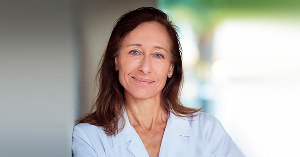 "headshot of Laura Nicholson"